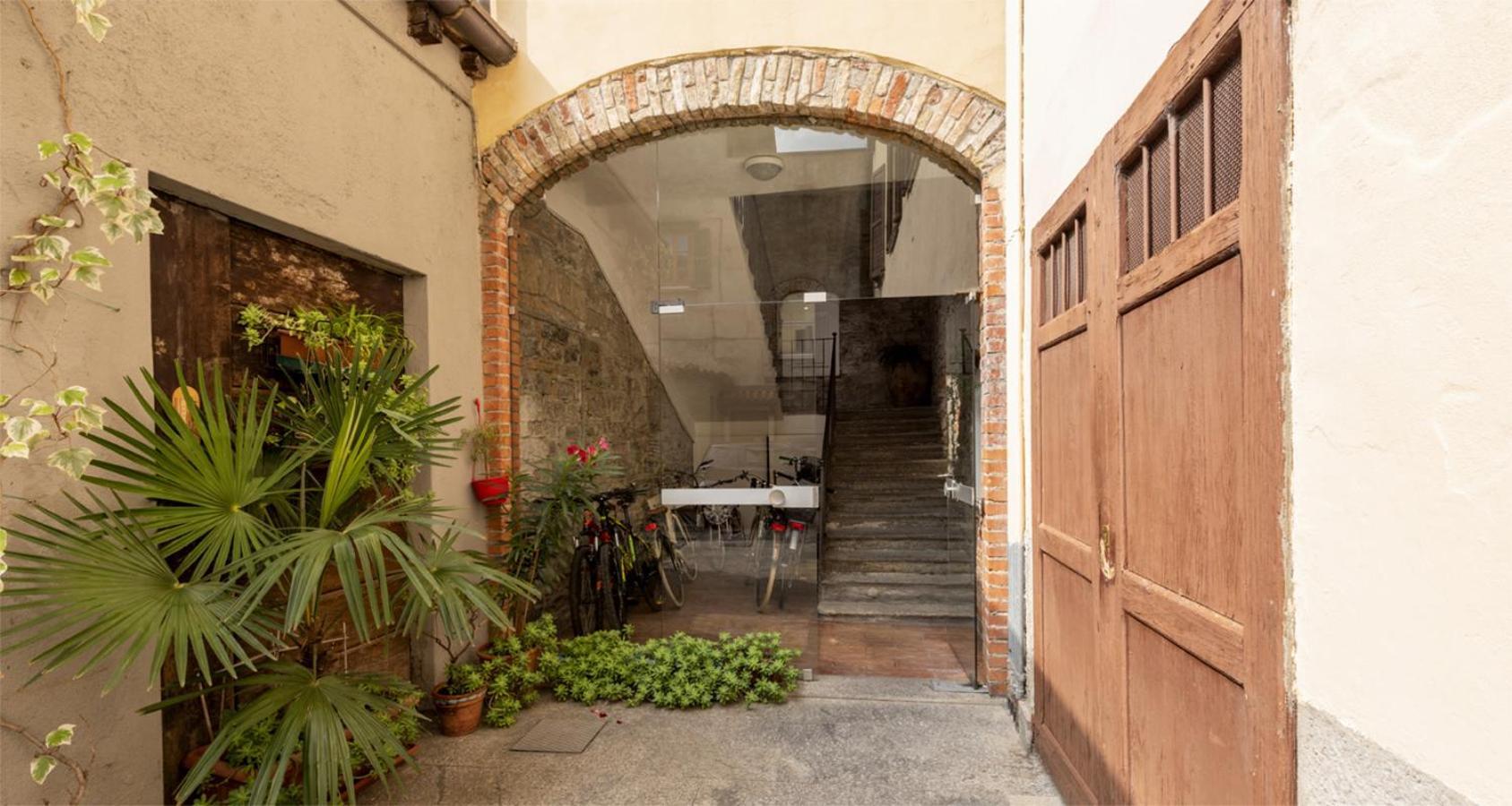 Charming Joivy Flat Next To Duomo Di Como Zewnętrze zdjęcie